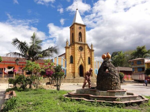 BOYACA (VILLA DE LEYVA, RAQUIRA, CHIQUINQUIRA,PUEBLITO BOYACENSE, PANTANO DE VARGAS) - Imagen 3