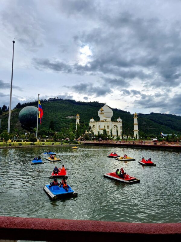 BOGOTA (MONSERRATE, CATEDRAL DE SAL, PARQUE JAIME DUQUE) - Imagen 4