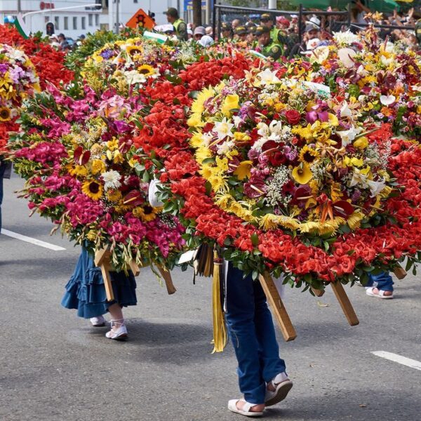 MEDELLIN (FERIA DE LAS FLORES) - Imagen 2