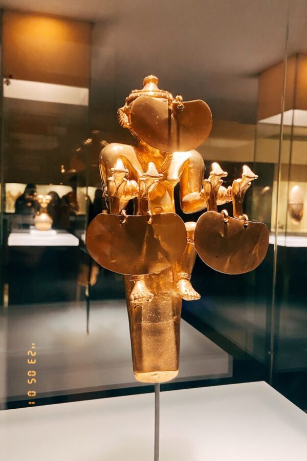 BOGOTA (PARQUE JAIME DUQUE, MUSEO DEL ORO, CATEDRAL DE SAL, CANDELARIA, CERRÓ MONSERRATE) - Imagen 2