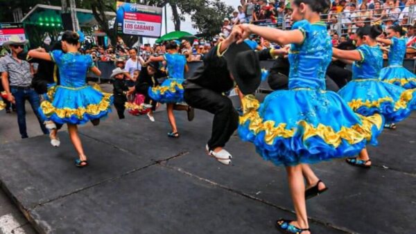 VILLAVICENCIO (FESTIVAL INTERNACIONAL DEL JOROPO) - Imagen 3